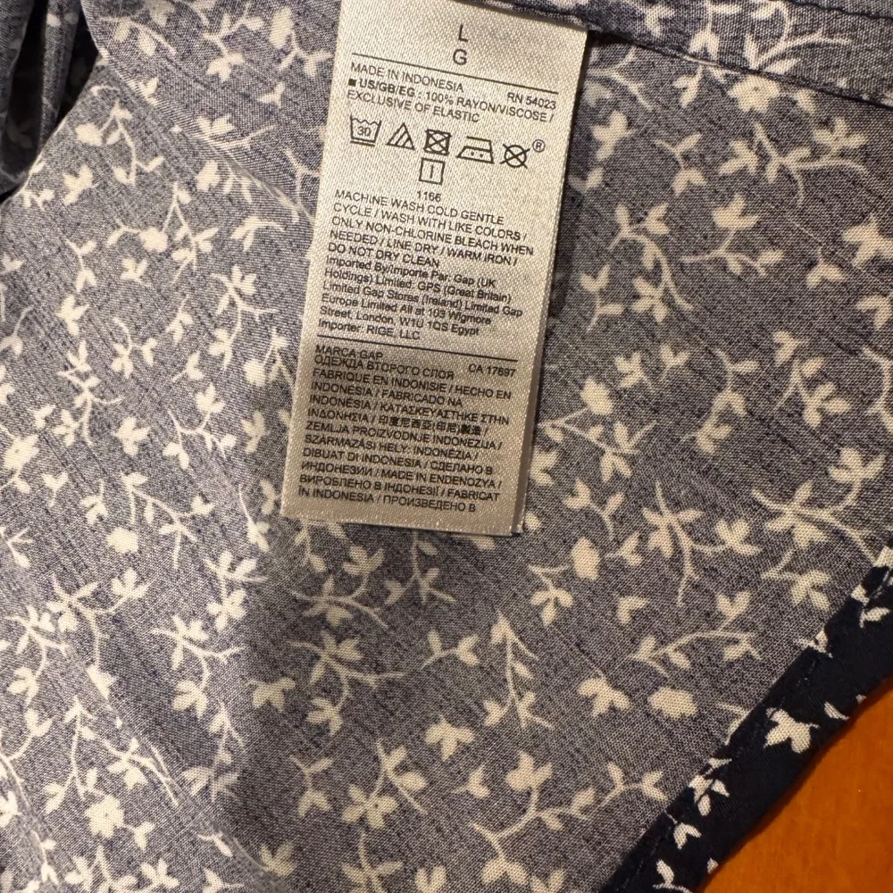 GAP Navy Floral Smocked Midi Dress – Cottagecore, Coastal Summer - Picture 6 of 7